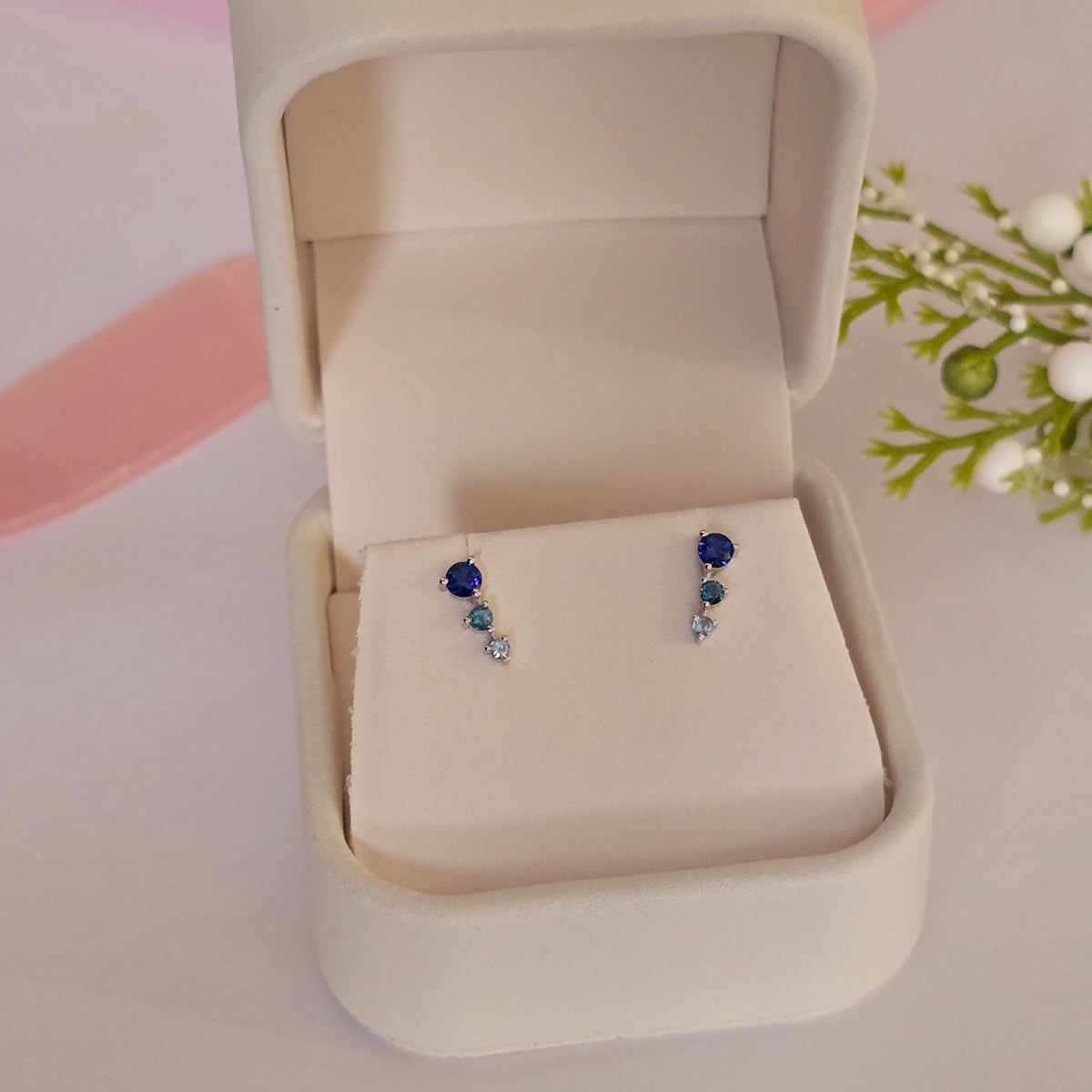 Solid Gold Gradient Blue Sapphire Stud Earrings, 14k Minimalist Earrings, Aquamarine and Blue Sapphire Studs, Blue Gemstone Stud Earrings