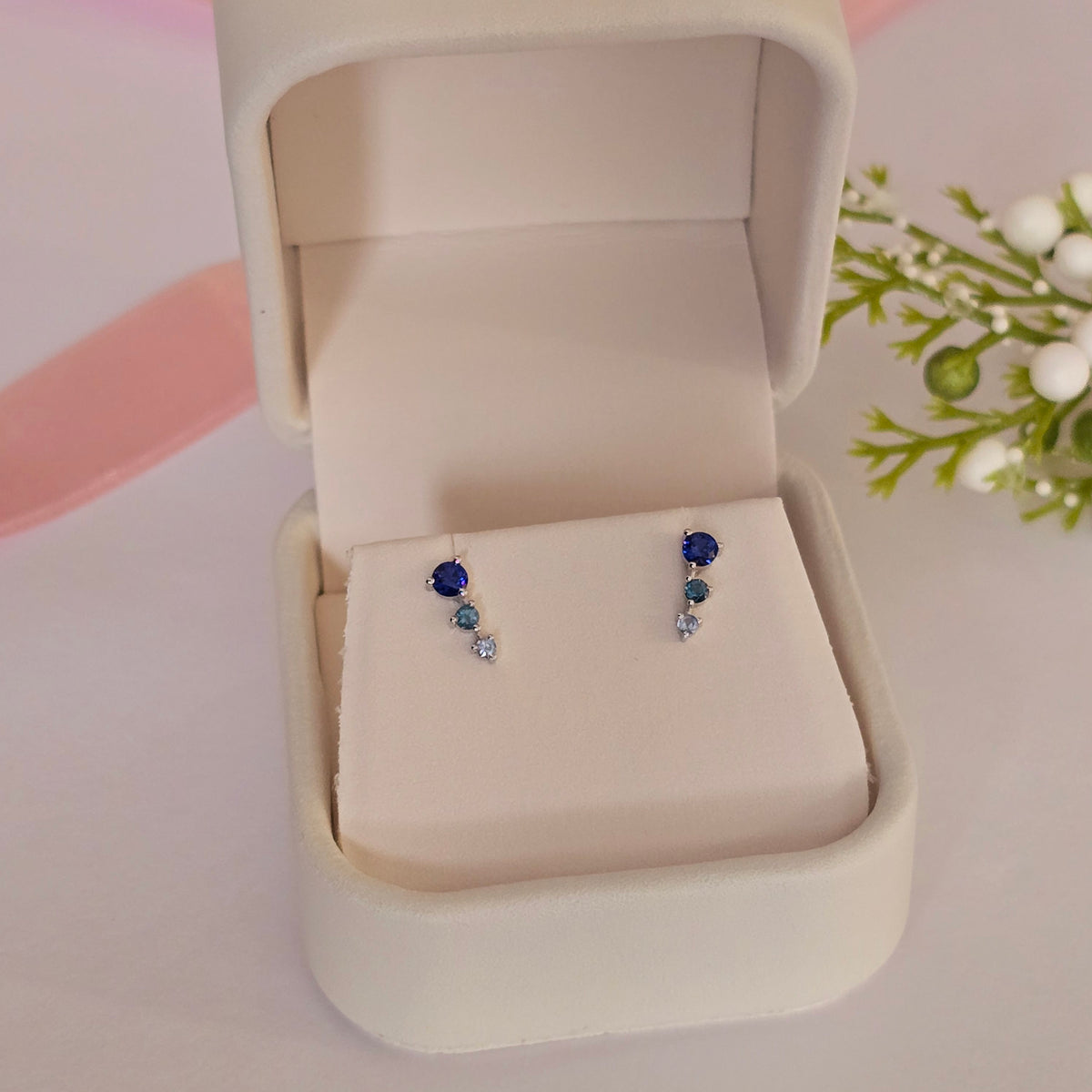 Solid Gold Gradient Blue Sapphire Stud Earrings, 14k Minimalist Earrings, Aquamarine and Blue Sapphire Studs, Blue Gemstone Stud Earrings