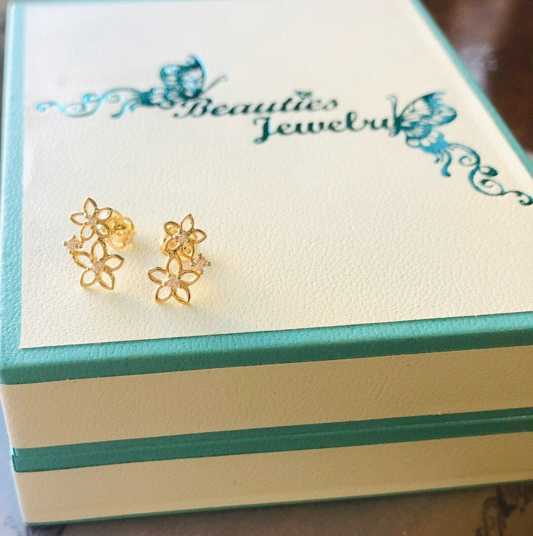 14k Gold Diamond Flower Earrings, Dainty Gold Earrings, Minimalist Earrings, Cute Earrings, Flower Earrings, Girls Earrings