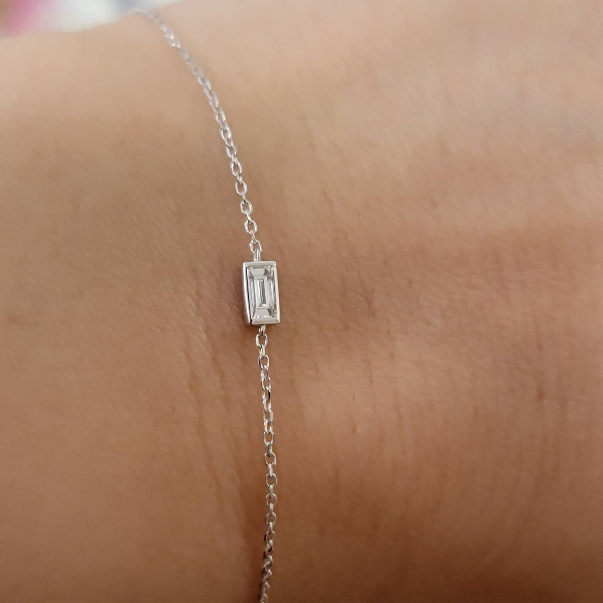 14K Gold Dainty Diamond Baguette Bracelet, One Diamond Bracelet, Minimalist Bracelet, Diamond Baguette Bracelet