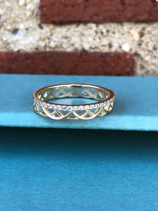 14k Celtic Knot Diamond 4mm Wedding Ring