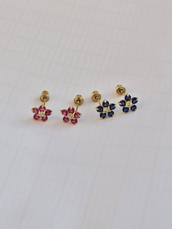 14k Solid Gold Floral Studs earrings