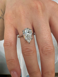 4 Carat E VVS2 Pear Cut Lab Grown Diamond Engagement Ring: 14K Gold Solitaire