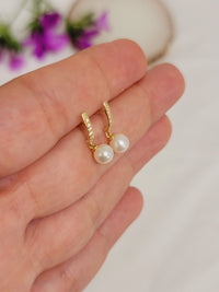 Minimalist Diamond Pearl Earrings