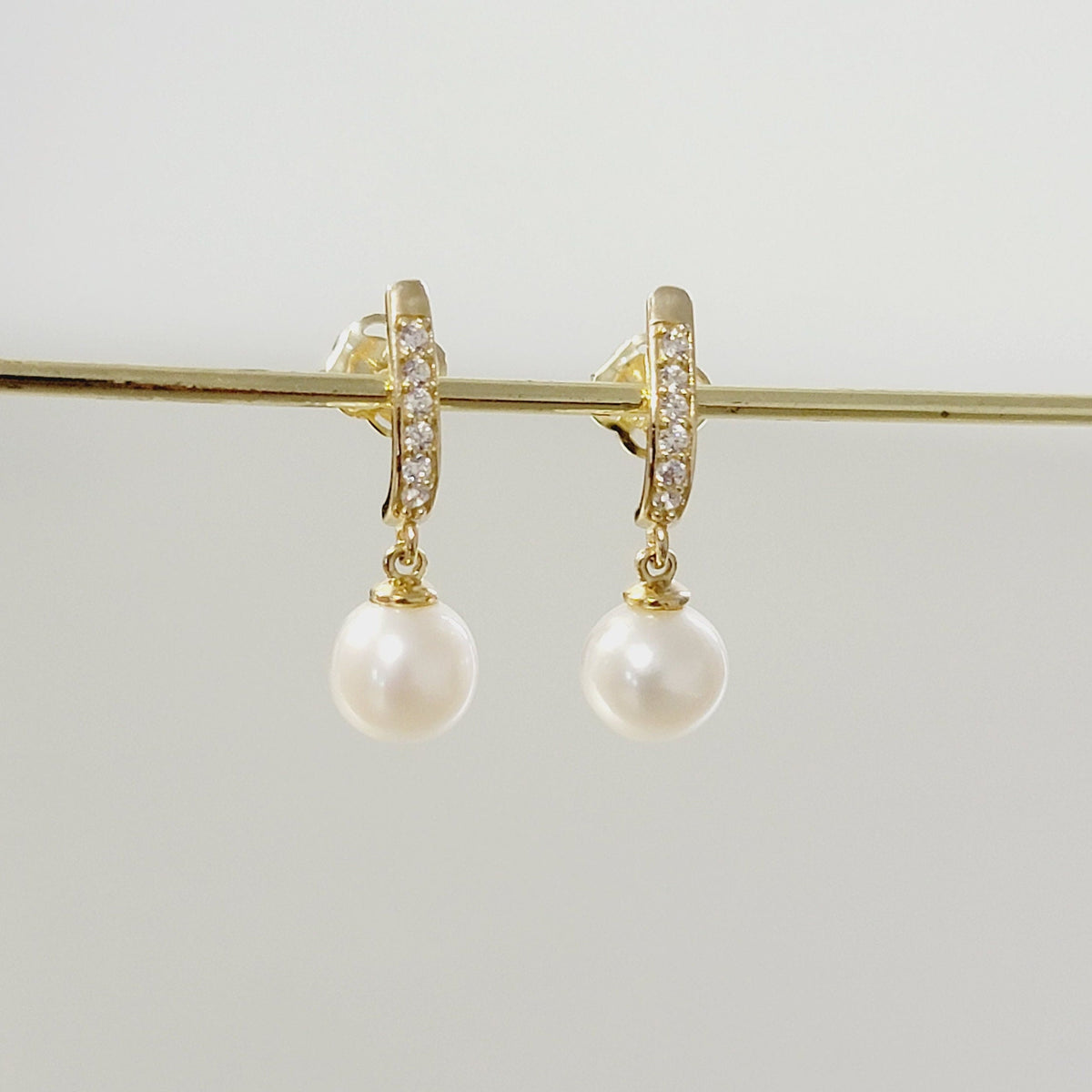 Minimalist Diamond Pearl Earrings

