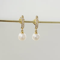 Minimalist Diamond Pearl Earrings

